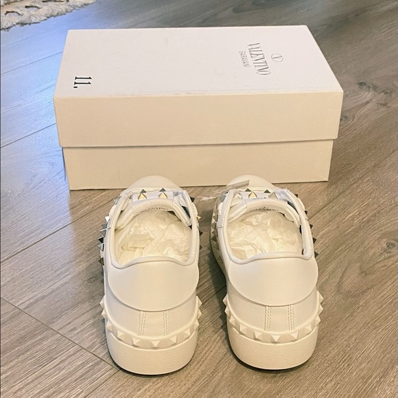 Valentino Untitled Rockstud Women’s Sneaker NWT Size 38 (fits like a 7.5) - Picture 5 of 6
